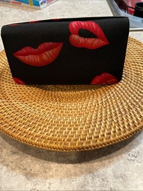 Black Cosmetic Pouch with Red Lip Print - Women's Makeup Case